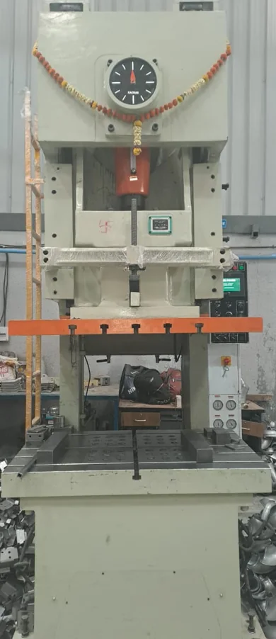 Press-shop equipment in the shared production area
