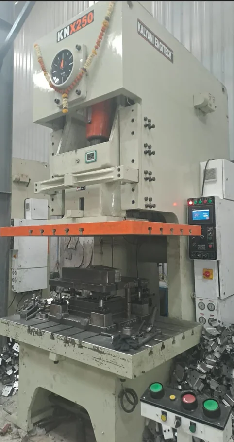 Press-shop equipment in the shared production area